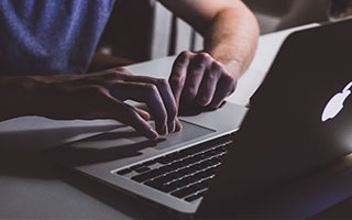 aoa体育体育app下载-弗赖堡主场大胜法兰克福，提升排名稳居中游位置，弗赖堡 vs 法兰克福