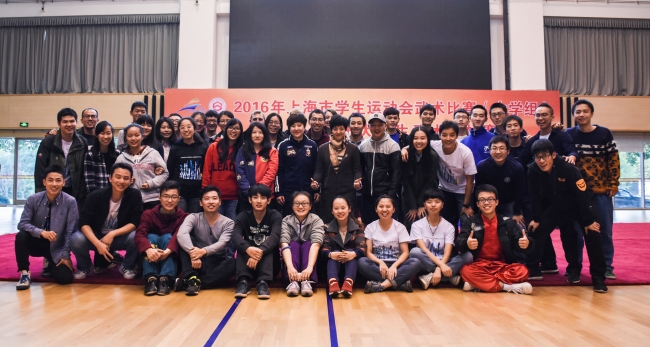 aoa体育体育链接-俄罗斯男篮逆转胜，勇夺榜首的简单介绍