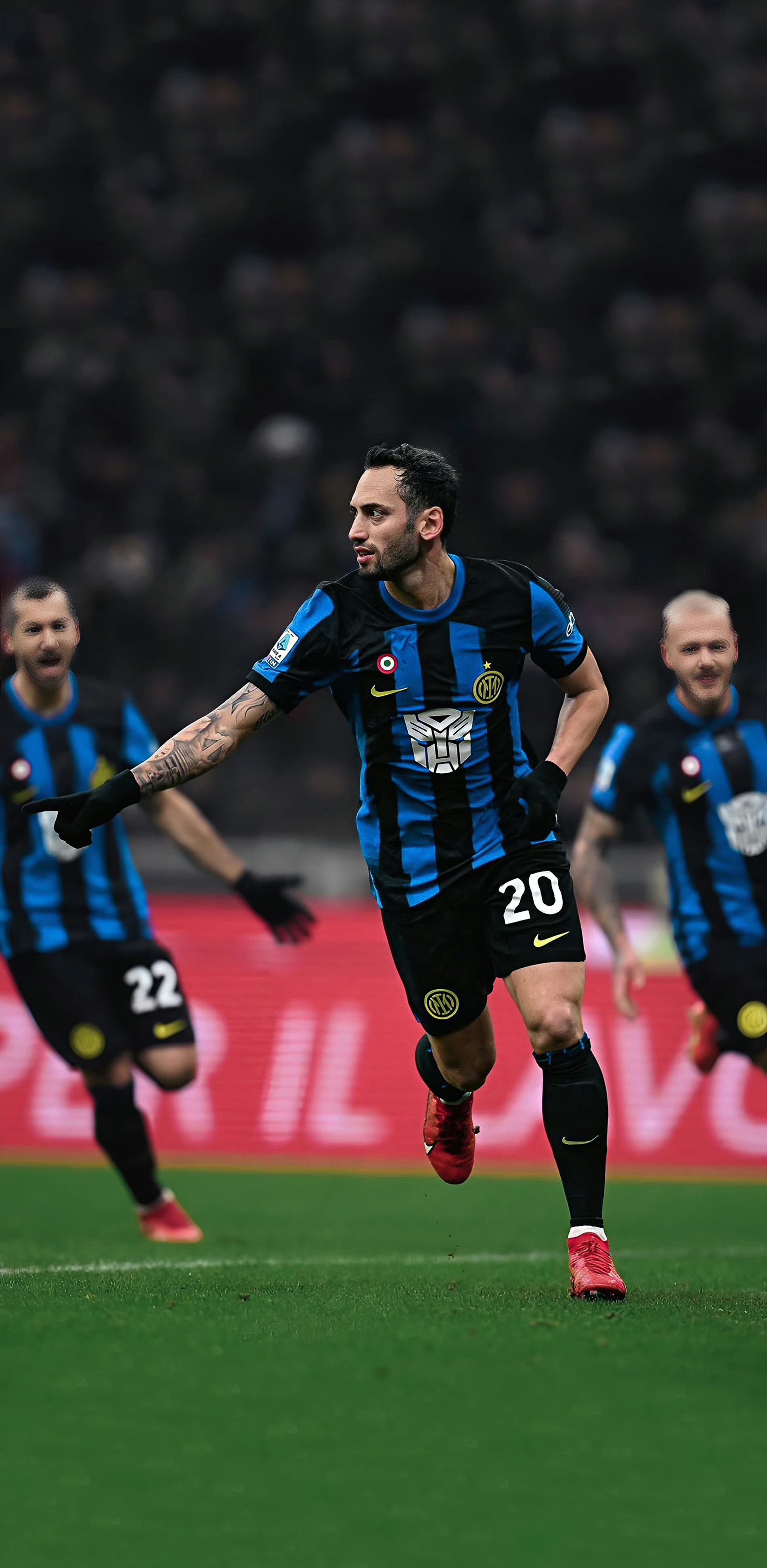 国际米兰中场保持稳定表现，成为球队中坚力量(国际米兰中场保持稳定表现,成为球队中坚力量的主体)