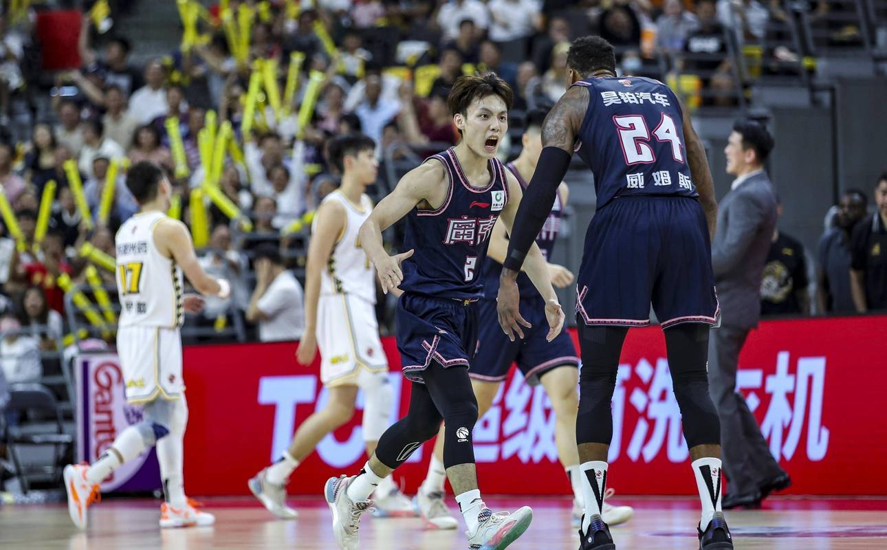 aoa体育-包含阿尔艾因伤病名单更新，关键球员状态备受关注的词条