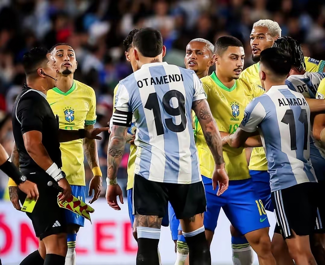 阿根廷队击败巴西队，晋级南美洲杯决赛！