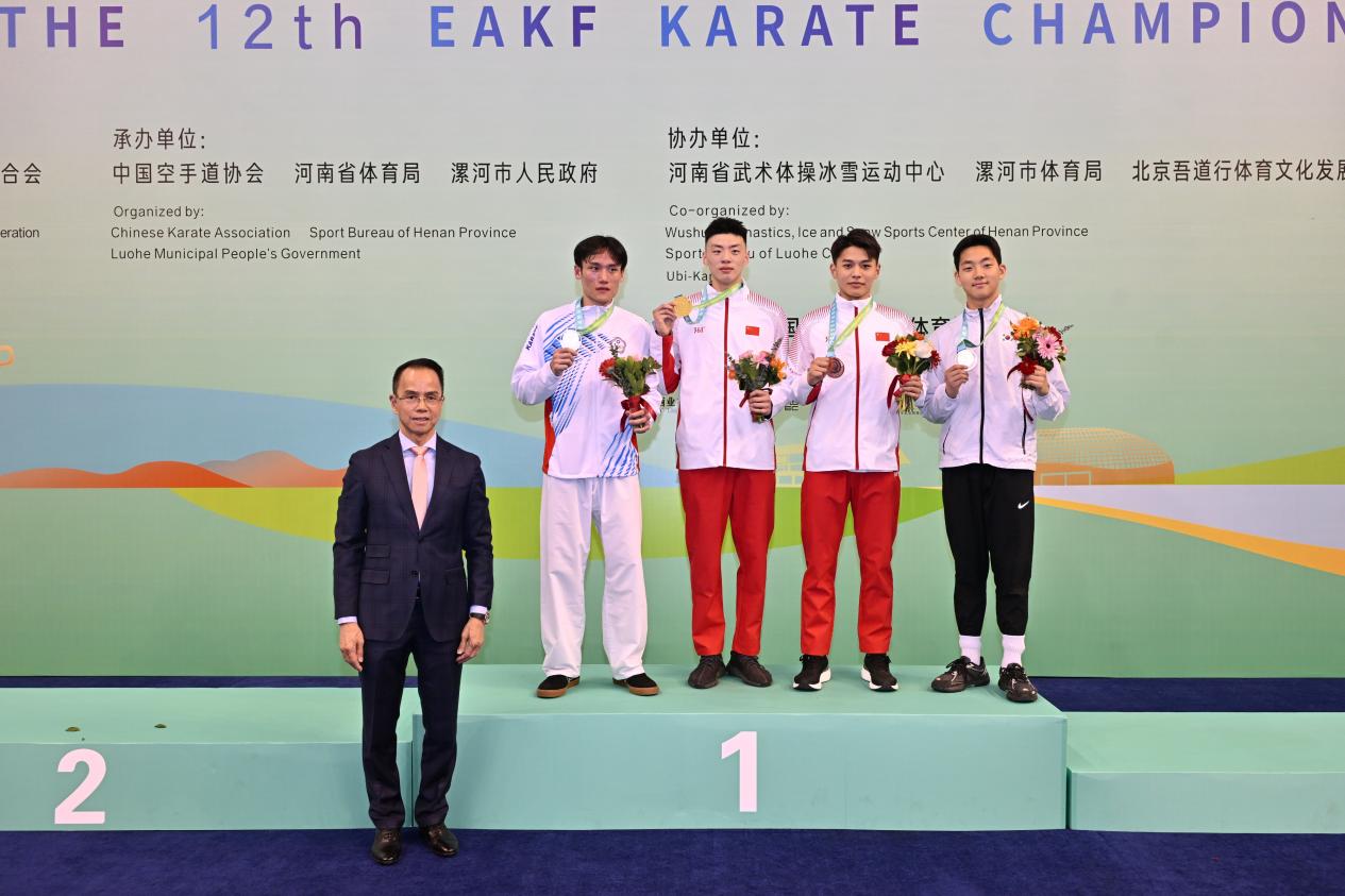 东亚足球赛事中球员技术精湛 东亚足球赛事中球员技术精湛