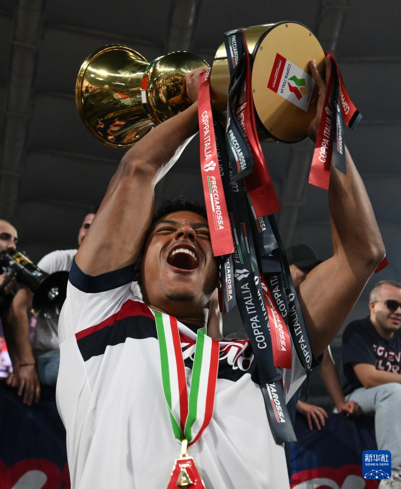 aoa体育体育官网入口-包含意大利篮球队签下一位年轻有潜力的球员的词条