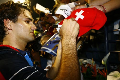 包含迪拜体育市场鼓励球迷支持本地球队的词条