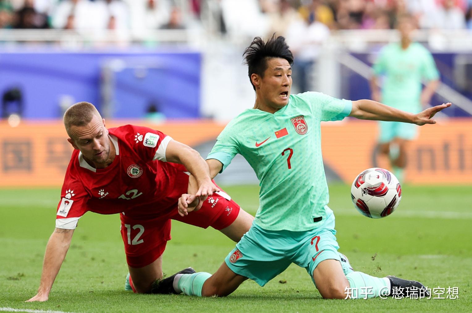 日本队大胜卡塔尔,亚洲杯小组赛表现优异 日本队大胜卡塔尔,亚洲杯小组赛表现优异