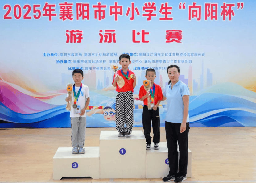 体育赛事精彩迷人,观众心情高涨 体育赛事精彩迷人,观众心情高涨