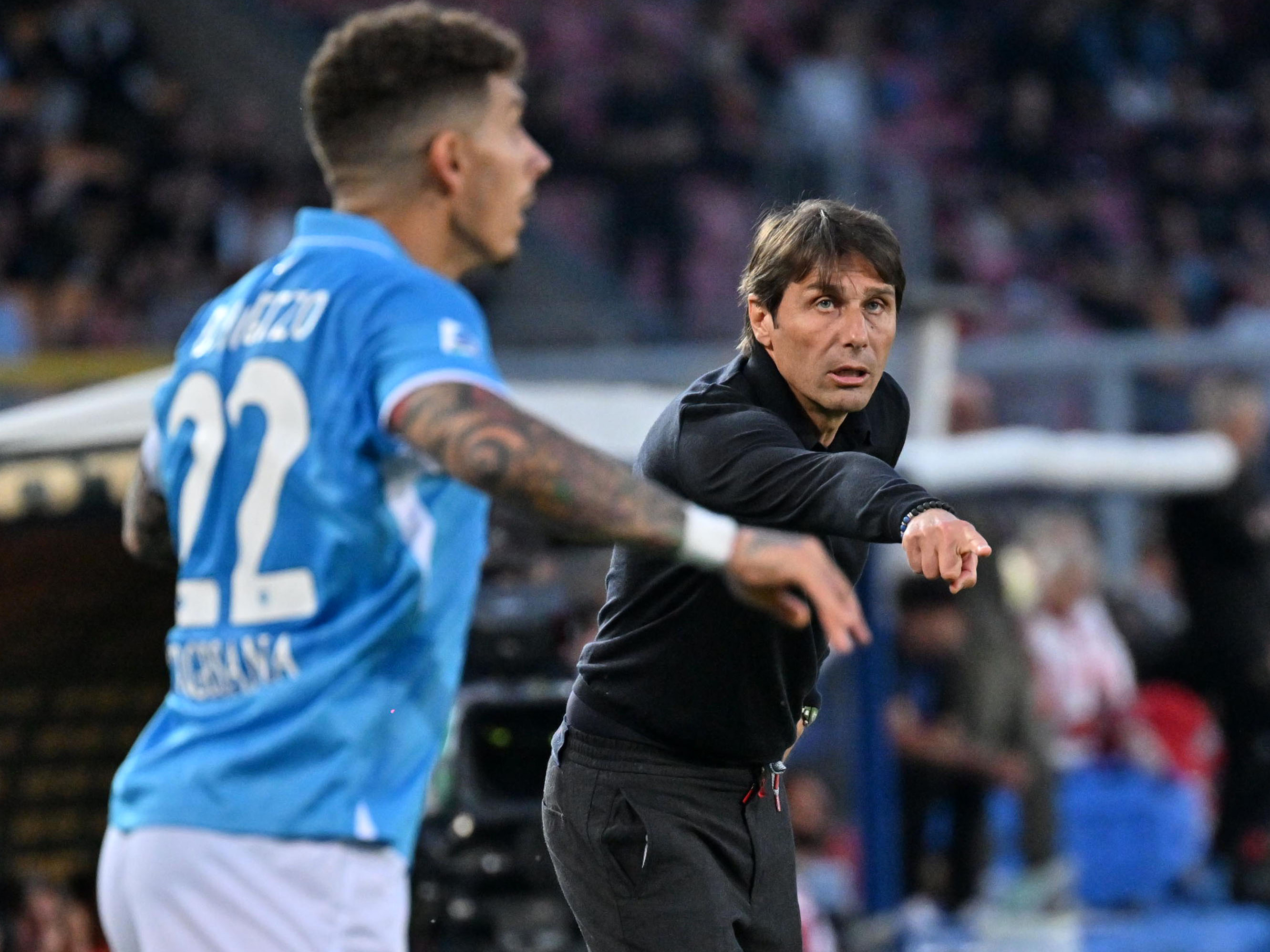 雷纳低位扑，那不勒斯-战胜罗马晋级四强！的简单介绍