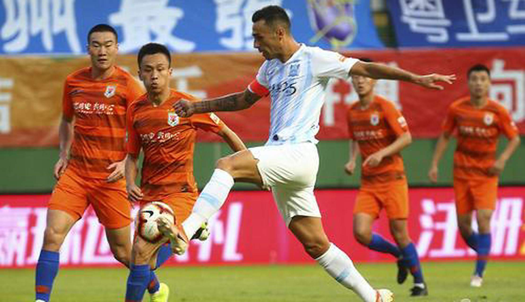 富力主场遇逆转,中超战局生变的简单介绍 富力主场遇逆转,中超战局生变的简单介绍