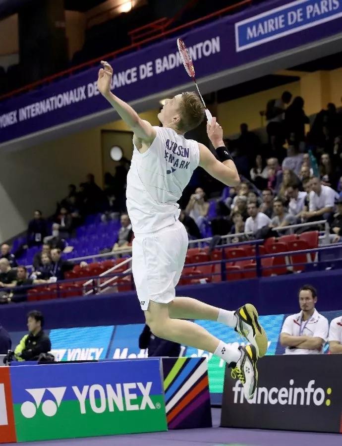 aoa体育体育登录-关于球队传球配合默契，战术变化多端，制胜关键在于团队合作！的信息