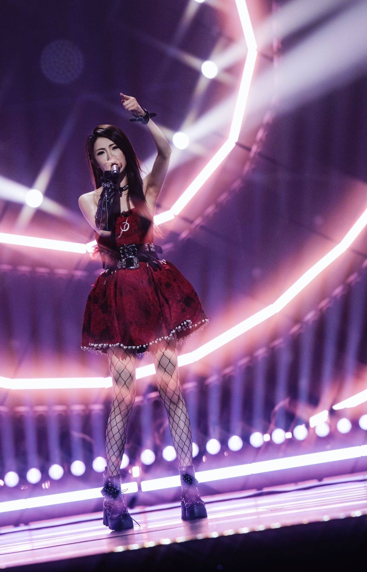 高难度动作惊艳全场选手精彩表现 高难度动作惊艳全场选手精彩表现