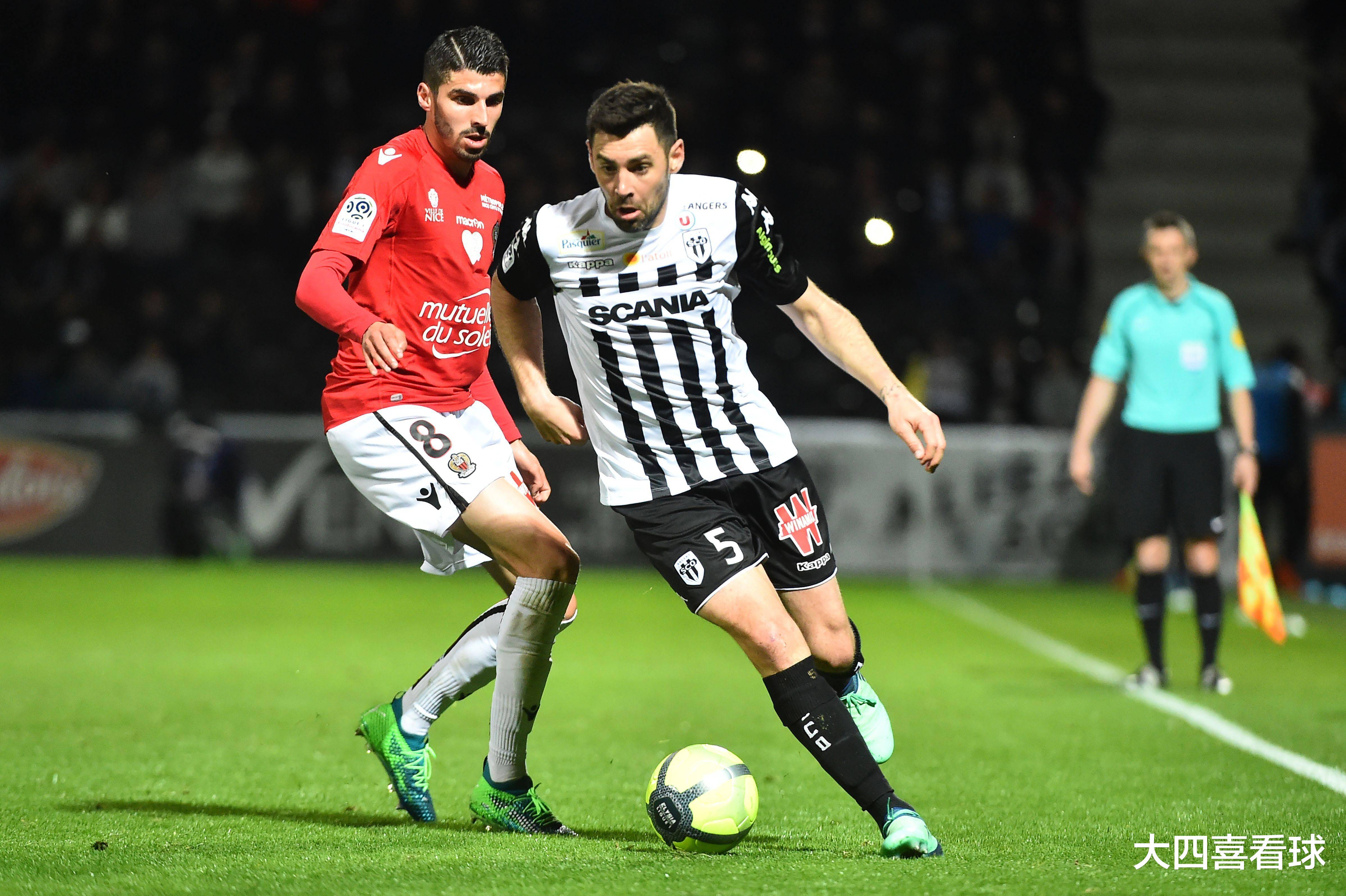 aoa体育体育入口-法甲比赛热门焦点，球员表现备受赞誉