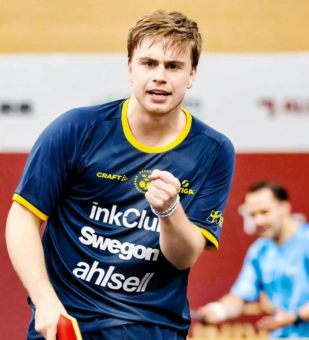 包含瑞典队横扫奥地利队晋级四分之一决赛的词条