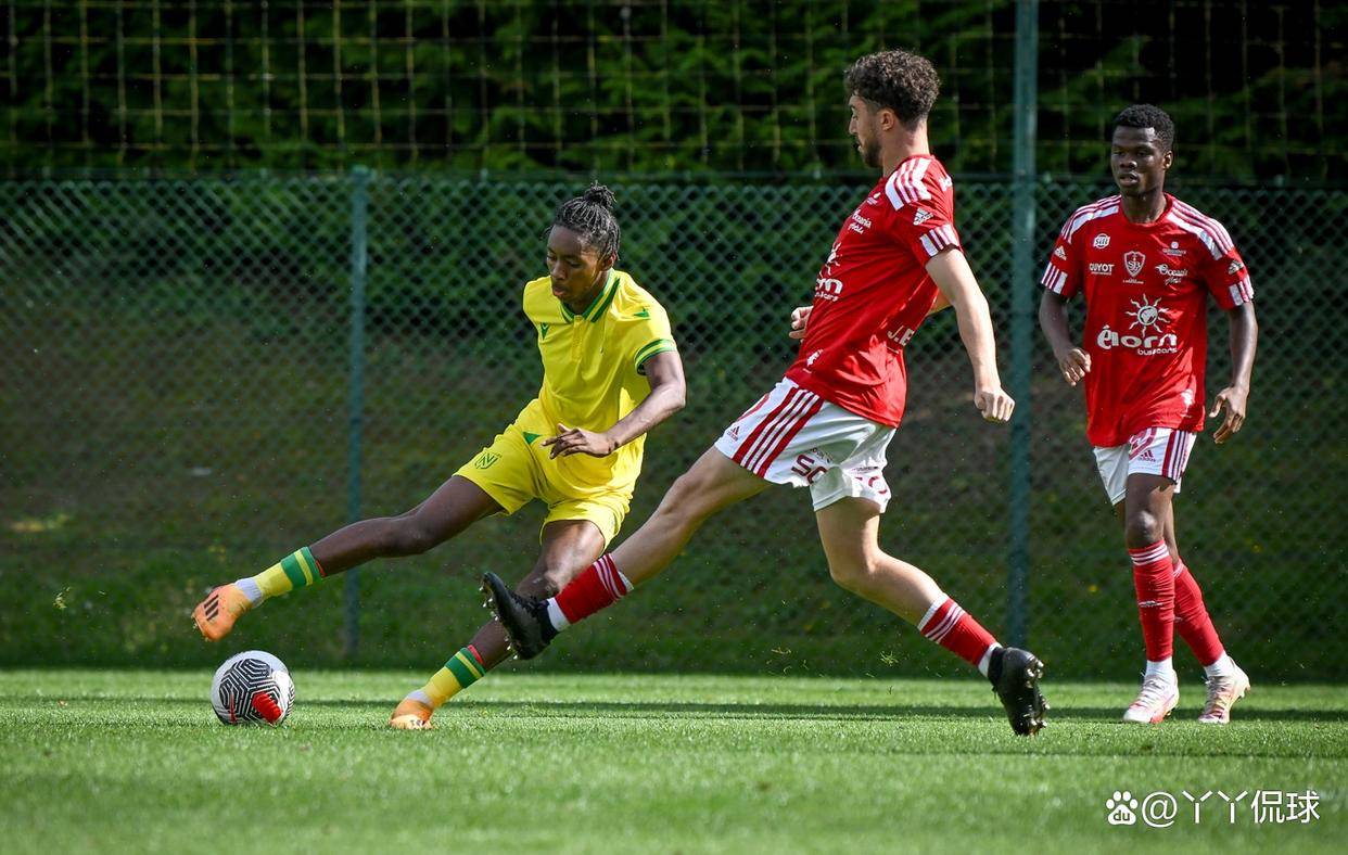 关于南特主场大胜布雷斯特,法国联赛排名攀升的信息 关于南特主场大胜布雷斯特,法国联赛排名攀升的信息