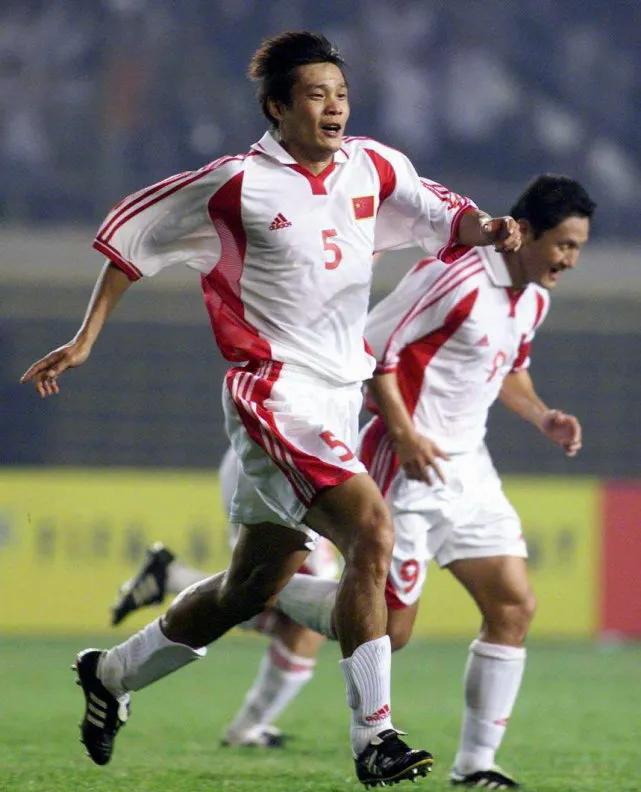 中国足球运动员的技艺展现无遗