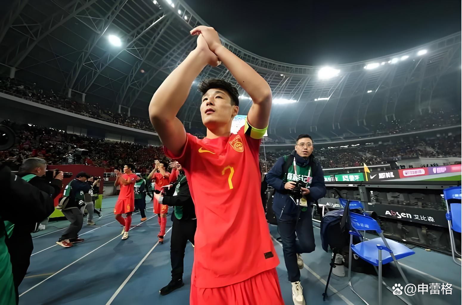 中国足球运动员的技艺展现无遗