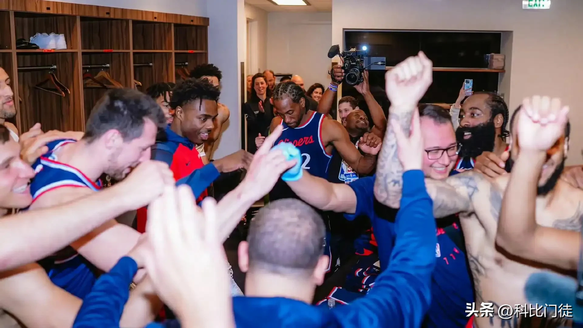 aoa体育体育下载-包含雷霆遭横扫快船苦尝败果的词条