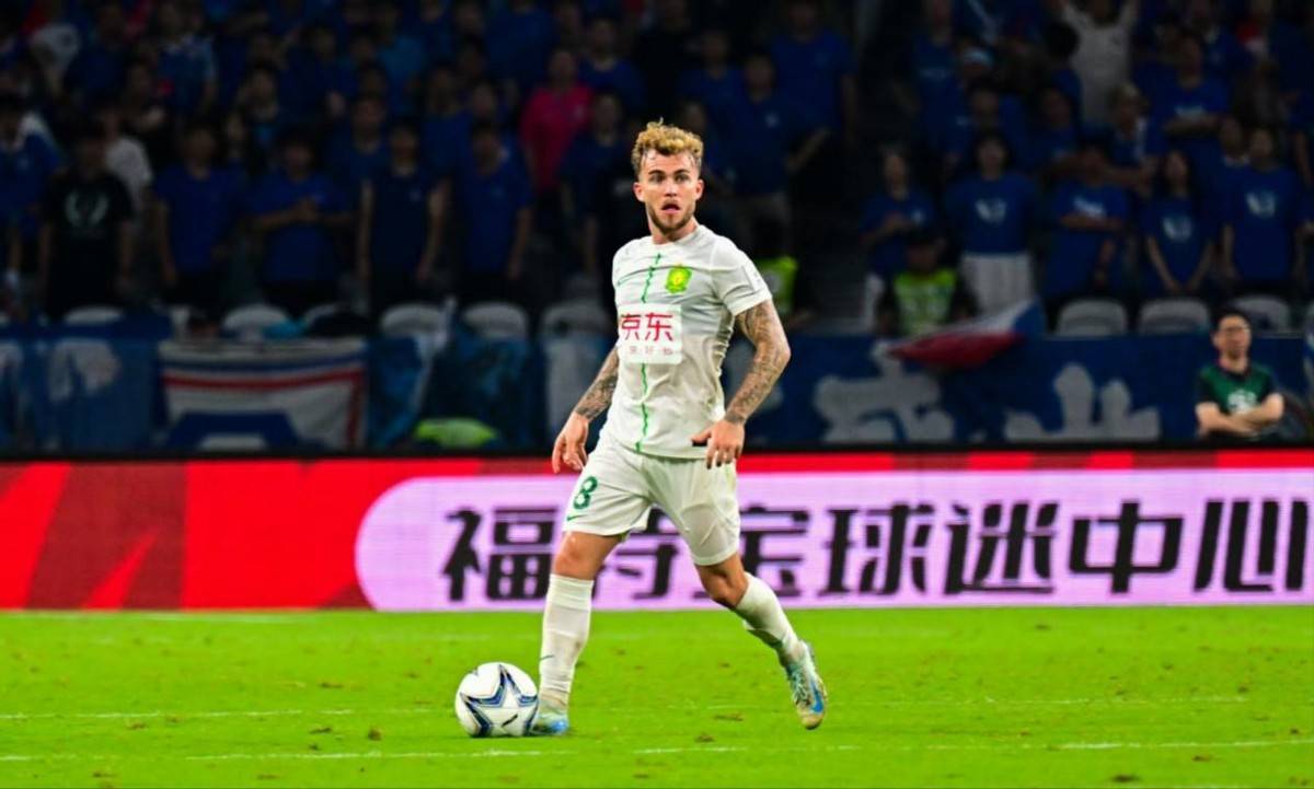 顶尖足球俱乐部联手征战,争夺胜利的简单介绍 顶尖足球俱乐部联手征战,争夺胜利的简单介绍